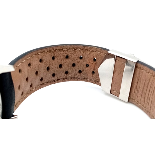 39 - A Tag Heuer Carrera Calibre 6 Automatic Gents Watch. Black leather strap. Stainless steel case - 39m... 