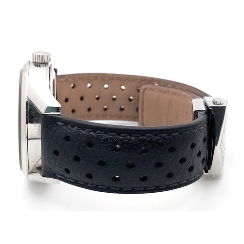 39 - A Tag Heuer Carrera Calibre 6 Automatic Gents Watch. Black leather strap. Stainless steel case - 39m... 