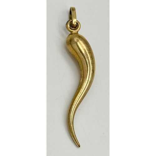 45 - A Huge Horn of Plenty Pendant in 9K Gold. 6cm. 2.85g