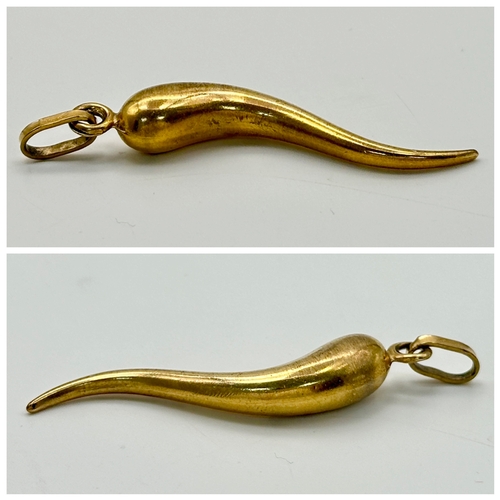 45 - A Huge Horn of Plenty Pendant in 9K Gold. 6cm. 2.85g