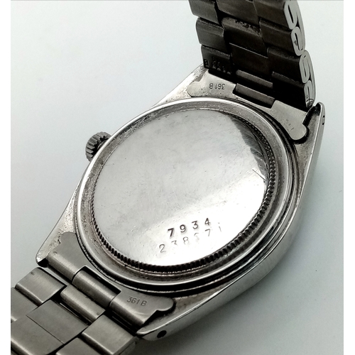 48 - A Vintage Tudor Oyster Mechanical Gents Watch. 7934 model. Stainless steel bracelet and case - 34mm.... 