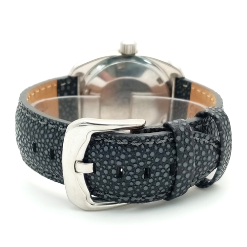 71 - A Rare Vintage Omega Seamaster 200 Gents Automatic Watch - Otherwise know as The Banana! Black leath... 