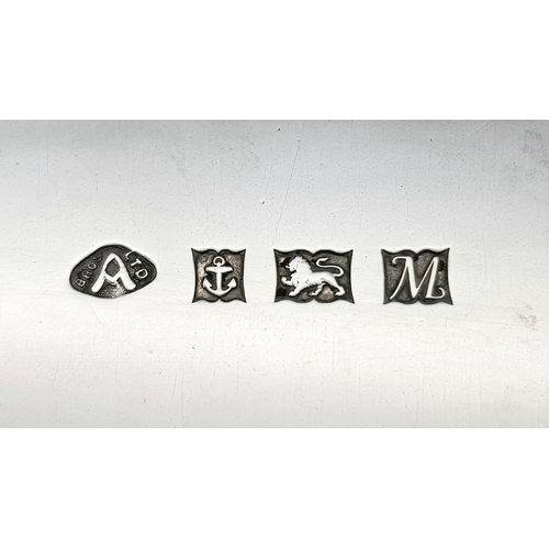 95 - A SOLID SILVER SALVA HAVING A 1961 BIRMINGHAM HALLMARK .       0.86Kilo       32cms DIAMETER