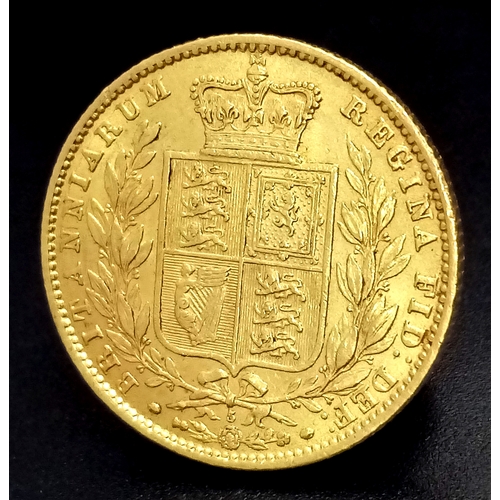 510 - AN 1869, QUEEN VICTORIA, YOUNG HEAD, SHIELD BACK, DIE NUMBER 5, FULL SOVEREIGN COIN. 22K GOLD. C 400... 