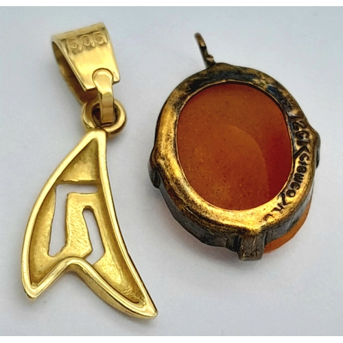 1052 - Two Different Style 9K Gold Pendants. 15mm and 20mm. 1.7g