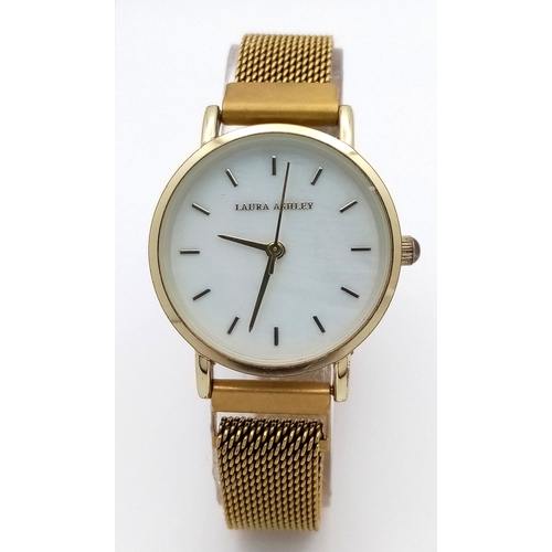 1078 - A LAURA ASHLEY, GOLD TONE, MESH BRACELET WATCH. IN FULL WORKING ORDER, NEW BATTERY FITTED RECENTLY. ... 
