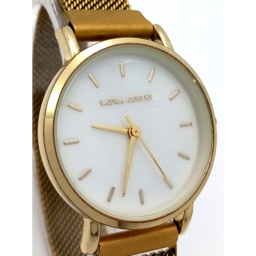 1078 - A LAURA ASHLEY, GOLD TONE, MESH BRACELET WATCH. IN FULL WORKING ORDER, NEW BATTERY FITTED RECENTLY. ... 