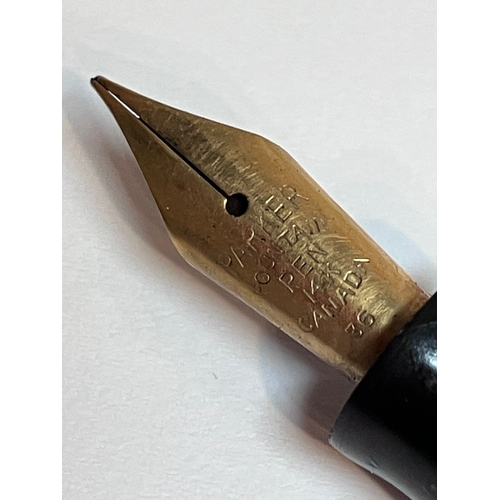532 - Rare Vintage  CANADIAN PARKER FOUNTAIN PEN with 14 CARAT GOLD NIB. CHALLENGER MODEL with Beautiful m... 