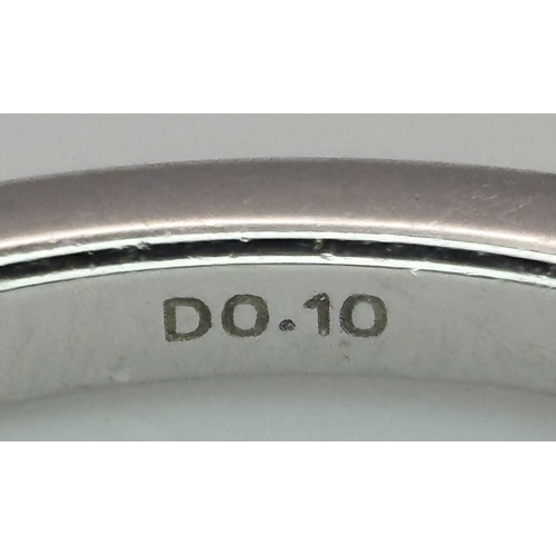 558 - AN 18K WHITE GOLD, DIAMOND 3 STONE RING. 1.3G, SIZE N. SC 4048