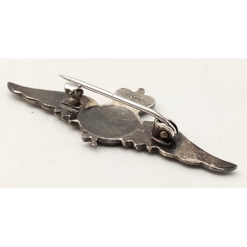 546 - Genuine Vintage SILVER RAF SWEETHEART BROOCH. 4.5 cm. Complete with the original box. Perfect condit... 
