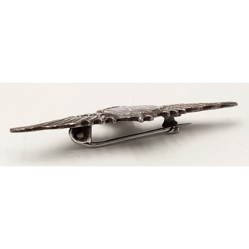 546 - Genuine Vintage SILVER RAF SWEETHEART BROOCH. 4.5 cm. Complete with the original box. Perfect condit... 