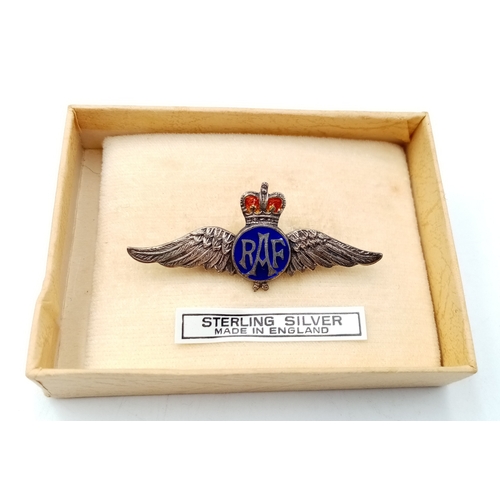 546 - Genuine Vintage SILVER RAF SWEETHEART BROOCH. 4.5 cm. Complete with the original box. Perfect condit... 