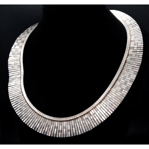 1003 - A stunning 925 Italy silver Cleopatra design fashion necklace. Total weight 38.5G. Total length 45cm... 