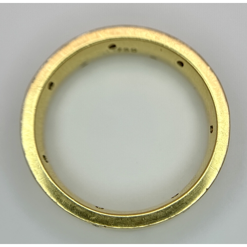 10 - AN 18K YELLOW GOLD, DIAMOND SET BAND RING. 9.9G, SIZE S. 10108
