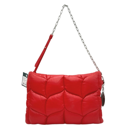 89 - A Mulberry Softie Clutch in Lancaster Red Pillow Effect Nappa Leather. Red leather exterior with wit... 