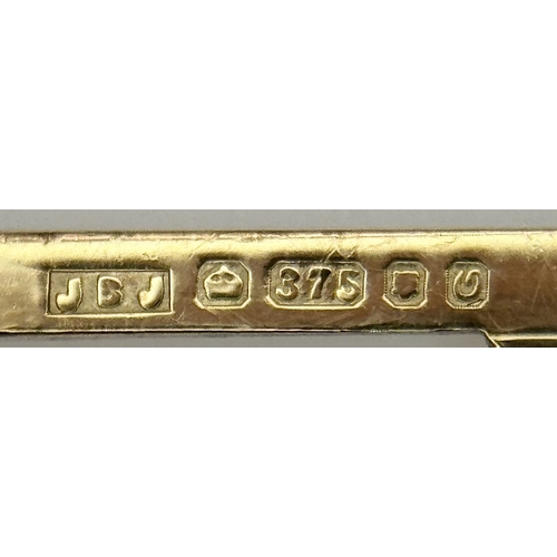 112 - Classic  9 CARAT GOLD NECKLACE with the Name ‘CLAIRE’  to centre. Full UK hallmark. 1.7 Grams. 38 cm... 