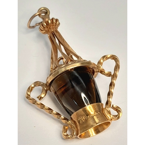 118 - A 9K YELLOW GOLD, STONE SET, LANTERN SHAPED, FOB CHARM / PENDANT. 5.4G. S/A 1561 - 1.