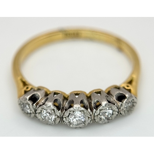 548 - An 18K Yellow Gold Diamond Five Stone Ring. Size Q. 3.1g.
Ref: 19/c2405.
