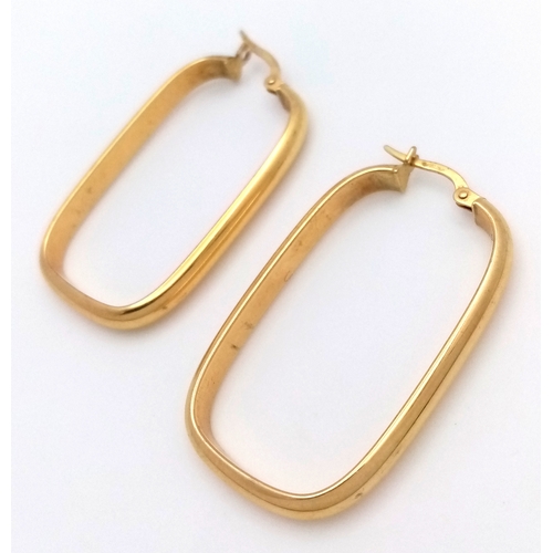 1116 - A PAIR OF 9K GOLD RECTANGULAR HOOP EARRINGS .      2.7gms