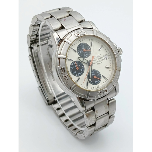 1099 - A 1990'S SEIKO CHRONOGRAPH, DATE FUNCTION, STEEL BRACELET WATCH. IN WORKING ORDER. MODEL V657 - 8060... 