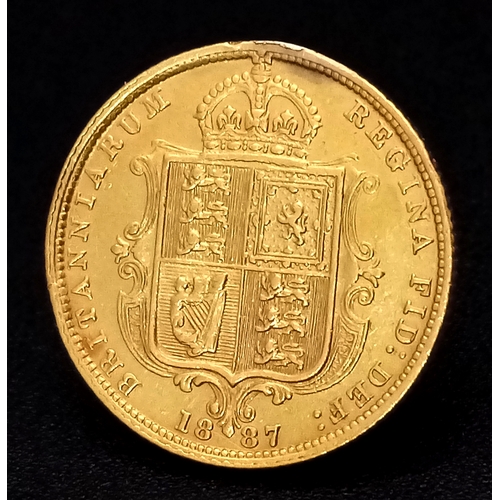 556 - AN 1887, QUEEN VICTORIA, SHIELD BACK, HALF SOVEREIGN COIN. 22K GOLD. Ref: 9724 - 40.