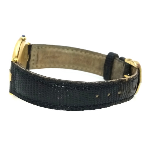 1101 - A FABULOUS LADIES CARTIER 'MUST DE CARTIER' WATCH. QUARTZ MOVEMENT WITH A GOLD PLATED SILVER CASE - ... 