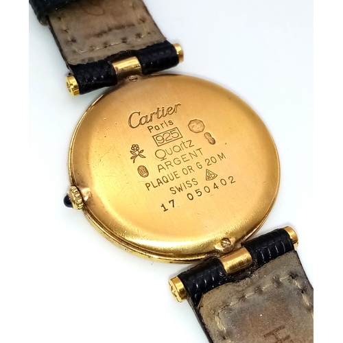 1101 - A FABULOUS LADIES CARTIER 'MUST DE CARTIER' WATCH. QUARTZ MOVEMENT WITH A GOLD PLATED SILVER CASE - ... 