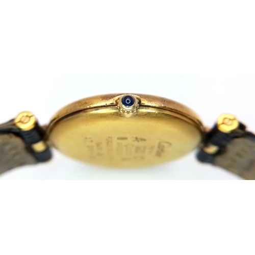 1101 - A FABULOUS LADIES CARTIER 'MUST DE CARTIER' WATCH. QUARTZ MOVEMENT WITH A GOLD PLATED SILVER CASE - ... 