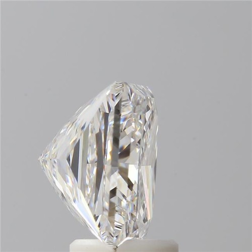 524 - A 4.23ct Princess Cut Lab-Grown Diamond. Colour E, clarity VVS2. IGI certified. Cert no: LG728580028... 