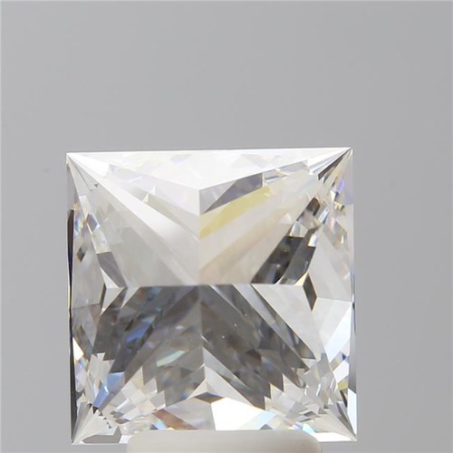 524 - A 4.23ct Princess Cut Lab-Grown Diamond. Colour E, clarity VVS2. IGI certified. Cert no: LG728580028... 