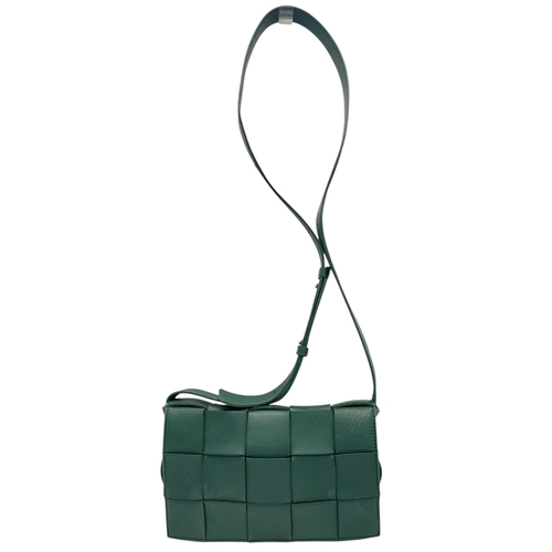 551 - A Bottega Veneta Green Intrecciato Leather Shoulder Bag. Green leather exterior with a gold-toned ha... 