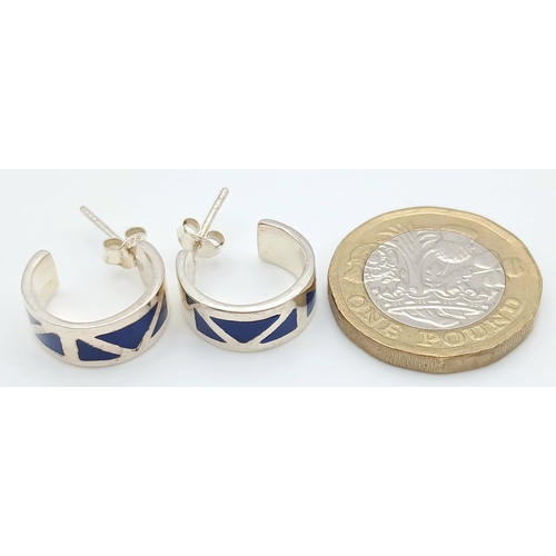 1057 - A PAIR OF STERLING SILVER, ENAMELLED, HALF HOOP EARRINGS. 5.1G. S/A 1585 - 3
