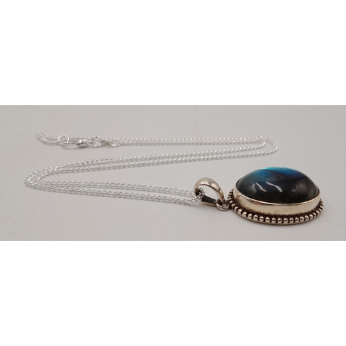 1098 - A Vintage Silver and Labradorite Pendant on a later 46cm Length Sterling Silver Chain. Pendant measu... 