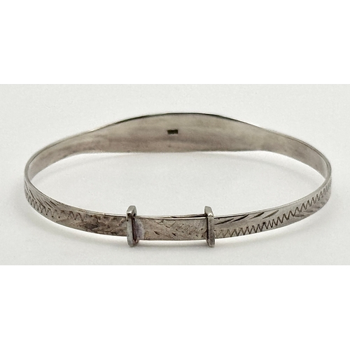 546 - Genuine ‘Trevor Hobbs’  Designer  SILVER BABIES BANGLE. (Ideal Christening Gift). New with Case. Ple... 
