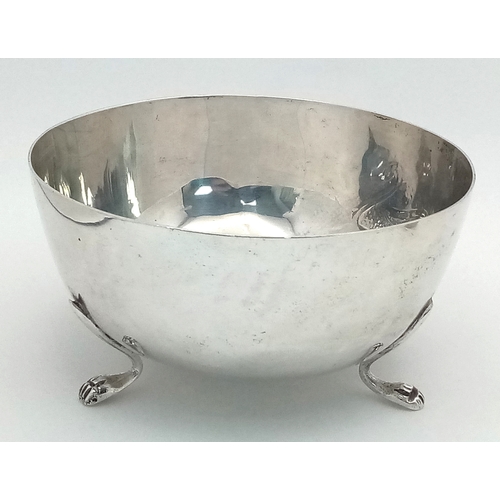 379 - An Antique 800 Silver Bowl with Decorative Swan Pattern and Three Paw Feet. 10.5cm diameter at top. ... 