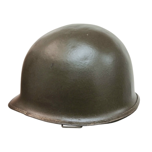 200 - WW2 US Front Seam M1 Helmet with Capac liner Shell. With painted insignia of the Tank Destroyer Batt... 