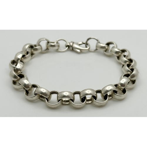 259 - A Sterling Silver, Belcher Link Bracelet. 8 1/2