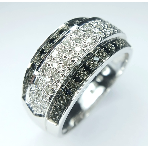 383 - A 9K White Gold, Diamond Set Ring. 0.33Tcw, 3.9G, Size M. Sc 6008