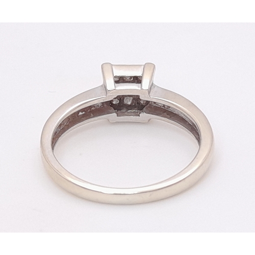 202 - An 18K White Gold, Diamond Set, Cluster Ring. 0.25Tcw, 2.9G, Size J. Sc 6046