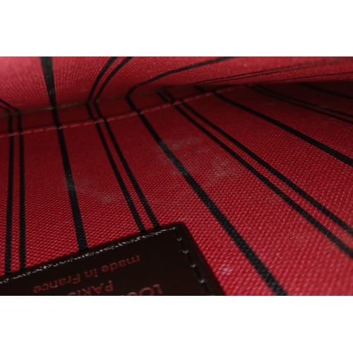 121 - A Louis Vuitton Neverfull Damier Ebene Bag. Coated canvas exterior with leather trim, gold-toned har... 