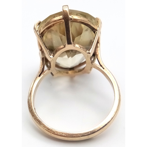 238 - Magnificent  9 CARAT GOLD RING Set with Large Pale CITRINE GEMSTONE. Oval Cut, Beautifully Faceted .... 