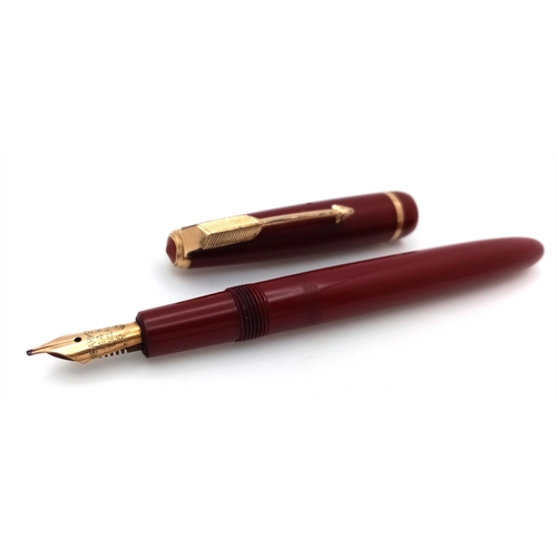 168 - Vintage PARKER FOUNTAIN PEN with 14 CARAT GOLD NIB. Finished in Burgundy. Excellent condition, pleas... 