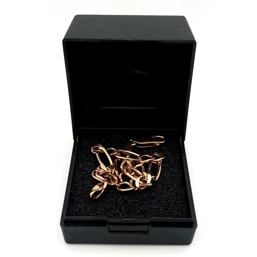 56 - Classic 9 CART GOLD FIGARO LINK BRACELET. 5.23 Grams. Approx 20 cm.
