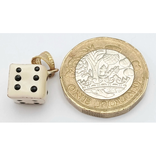 237 - A 9K Yellow Gold, Enamelled, Dice Charm / Pendant. 1.8G. Sc 6070