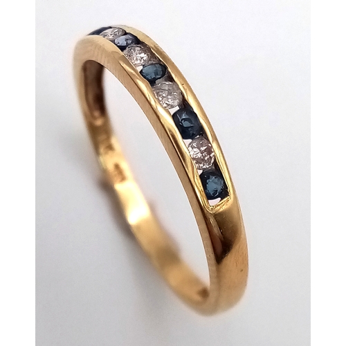 488 - AN 18K YELLOW GOLD, DIAMOND AND SAPPHIRE, HALF ETERNITY RING. 1.9G, SIZE N. SC 7078