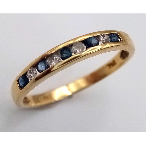 488 - AN 18K YELLOW GOLD, DIAMOND AND SAPPHIRE, HALF ETERNITY RING. 1.9G, SIZE N. SC 7078