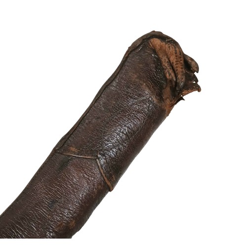 100 - A One Million Yen Japanese Sword with Silver Mon. A WWII Japanese army officer's sword with the kabu... 