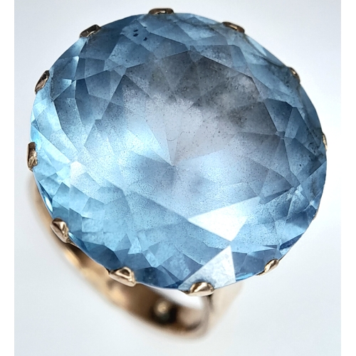 73 - A Gorgeous Vintage 14K Yellow Gold Large Aquamarine Cocktail Ring. A c.25ct beautifully faceted roun... 
