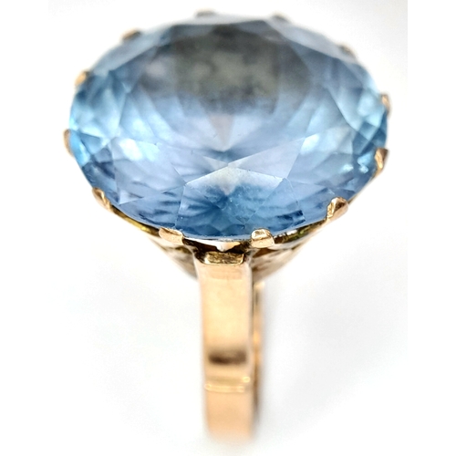 73 - A Gorgeous Vintage 14K Yellow Gold Large Aquamarine Cocktail Ring. A c.25ct beautifully faceted roun... 
