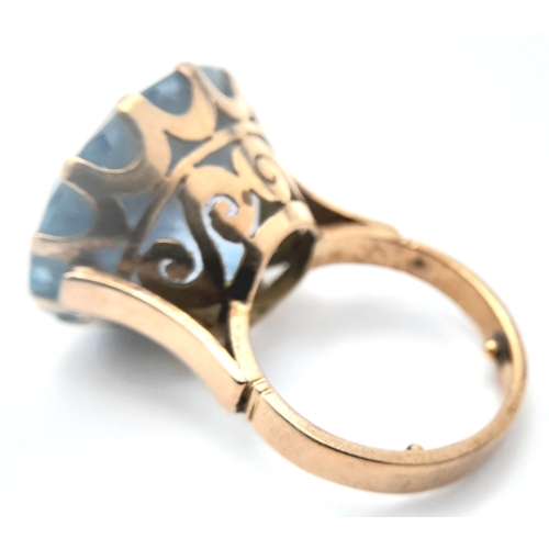 73 - A Gorgeous Vintage 14K Yellow Gold Large Aquamarine Cocktail Ring. A c.25ct beautifully faceted roun... 